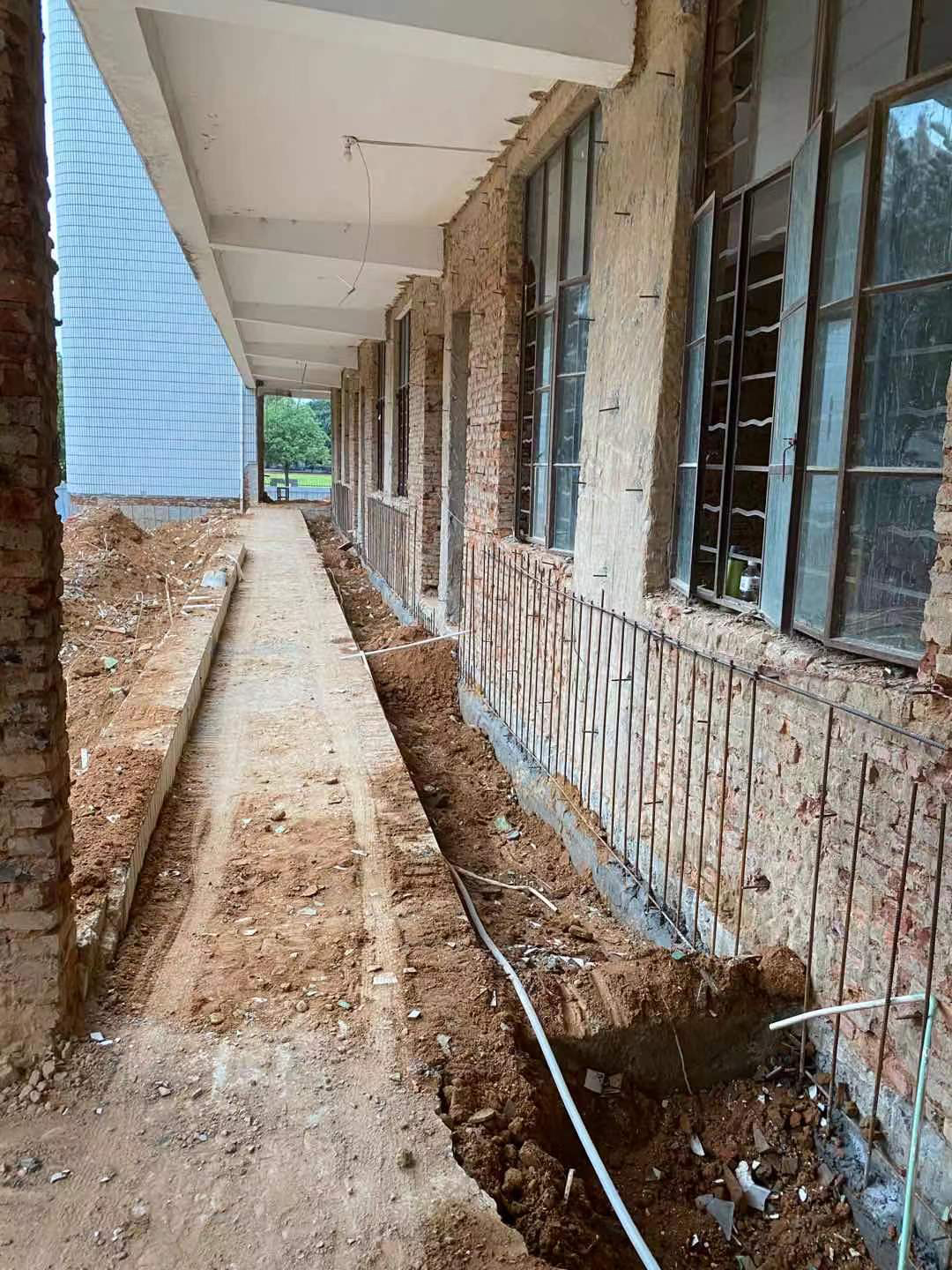 水泥路面起皮怎么办？？？？？？可以一次性治理到位吗？？？？？？